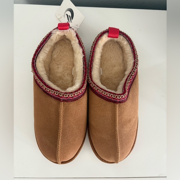 Chestnut Faux Fur Slip-On House Slippers Mini Boot NWT - Picture 2 of 12